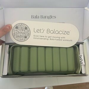 NIB 1lb Bala bangles in sage